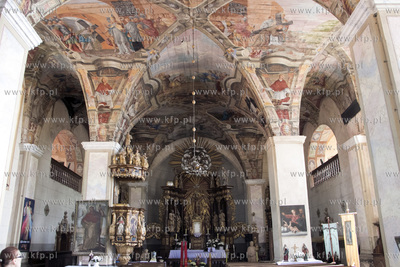 Sanktuarium Podwyższenia Krzyża Świętego w Chwalęcinie...