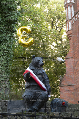 3 urodziny pomnika Misia Wojtka przy sopockiej ulicy...