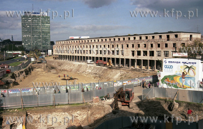 Budowa City Forum na dawnym placu Gorkiego i przebudowa...