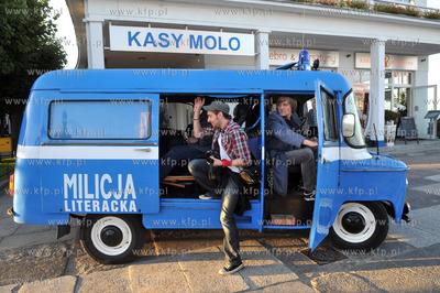 MOLO KSIAZKOWE od deski do deski. Akcja milosnikow...