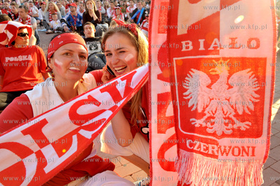 Gdansk. Mistrzostwa europy w pilce noznej. Kibice ogladaja...