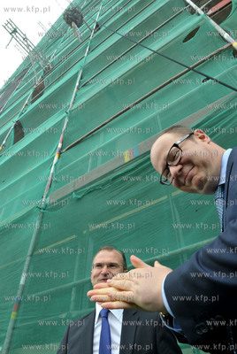 Gdansk, Wrzeszcz, al. Grunwaldzka. Uroczystosc zawieszenia...