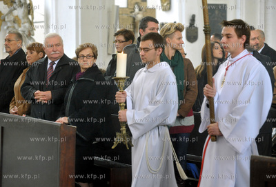 70 urodziny Lecha Walesy. Msza swieta w Bazylice Mariackiej...