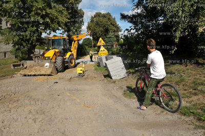 Wies Sulmin na Kaszubach w gmienie Zukowo. Budowa wiejskiej...