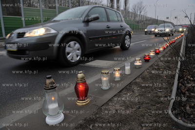 Dzien Zolnierzy Wykletych. Akcja palenia zniczy na...