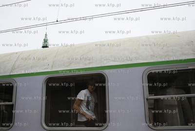 Gdansk. Dworzec Glowny. Protest kolejarzy, ktorzy domagaja...