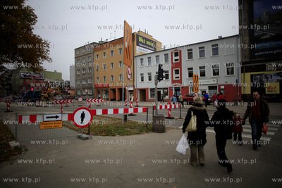 Gdansk. Utrudnienia w ruchu pieszym i samochodowym...