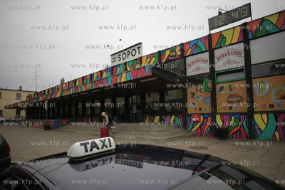 Sopot. Dworzec PKP. 26.10.2011 fot. Krzysztof Mystkowski...