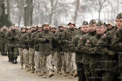 Uroczystosc powitania zolnierzy 49. Bazy Lotniczej...