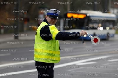 Kontrola policjantow ruchu drogowego przy ul.Niepodleglosci...
