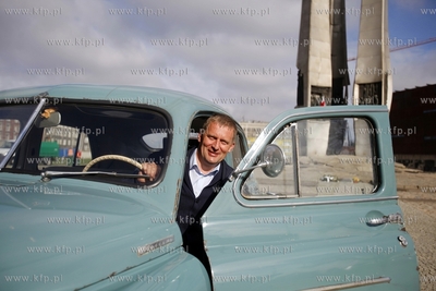 Zabytkowy samochod marki Warszawa, ktora jezdzil Karol...