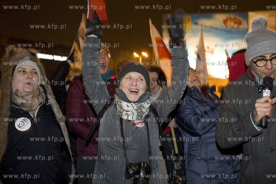 Gdańsk. Targ Drzewny. Demonstracja środowisk opozycyjnych...