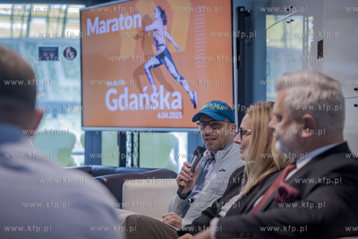 Konferencja prasowa, na której poinformowano dziennikarzy...