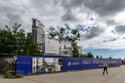 Budowa apartamentowcóe Gdynia Waterfront w miejscu...
