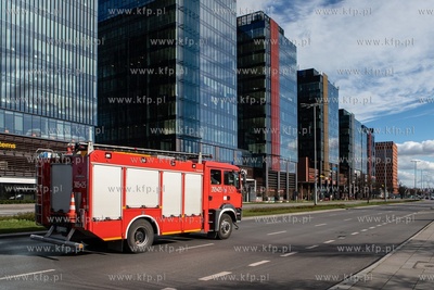 Gdańsk, ul. Grunwaldzka. Nz. Woz strażacki. 19.03.2020...