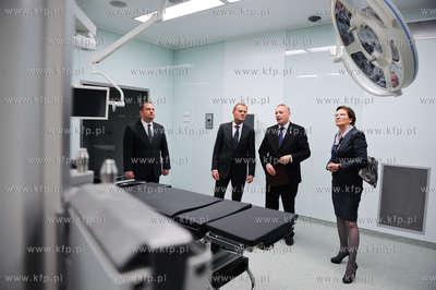 Gdansk. Uroczystosc zakonczenia budowy Centrum Medycyny...