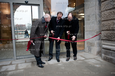Gdansk. Konferencja prasowa i przeciecie wstegi przez...