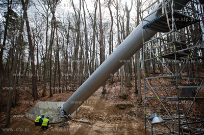 Sopot. Rozpoczeto montaz liczacej 7000 m2  powloki...