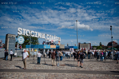Gdansk. Brama Historyczna nr 2 Stoczni Gdanskiej. Stoczniowy...