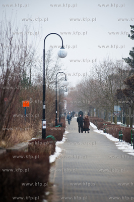 Nieprzyjemna, niezachecajaca do spacerow, zimowa pogoda...