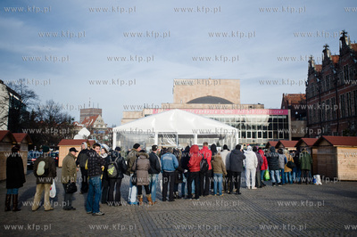 Gdansk. Targ Weglowy. XVIII Wigilia dla ubogich, samotnych...