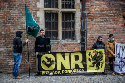 Gdańsk. Długi Targ. Pikieta przeciwko wschodniej...