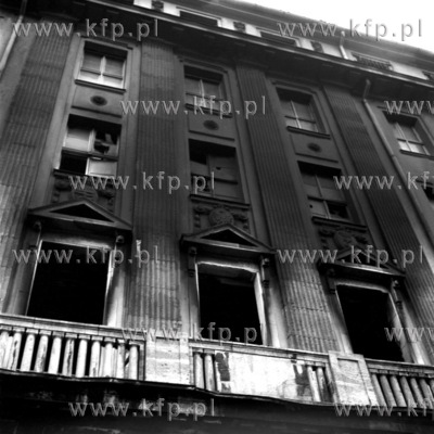 Gmach KW PZPR w Gdansku, spalony podczas wydarzen "...