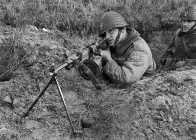 Ćwiczenia żołnierzy 7 Łużyckiej Dywizji Desantowej...