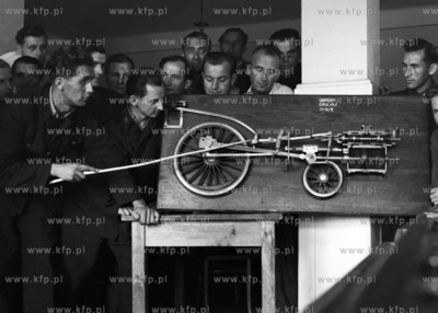 Zajęcia w Ośrodku Szkolenia PKP. (lata50)
1955
0005307z
Fot....
