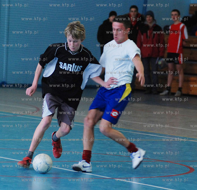 Ostatnia koejka Ligi Pilki Halowej gminy Kosakowo.
06.01.2008
fot....