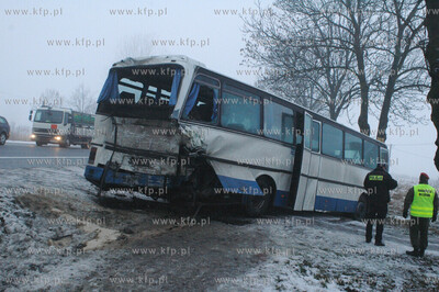 Okolo godziny 7.15 w Kazimierzowie na drodze krajowej...