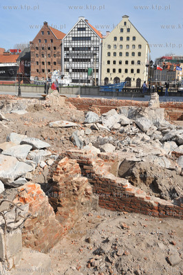 Kiedys w tym miejscu byl Sklad Kolonialny, po II wojnie...