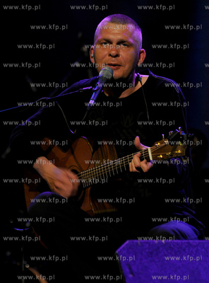 Teatr Muzyczny w Gdyni. Koncert zespo3u Raz Dwa Trzy...