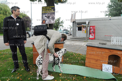 Podczas heppeningu "Zerwijmy lancuch" na Bulwarze Szwedzkim...