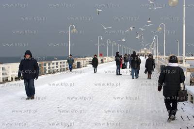 Molo - Sopot. Zamarza Zatoka Gdanska w rejonie sopockiego...