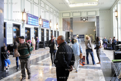 Dworzec kolejowy Gdynia Glowna oddany do uzytku po...