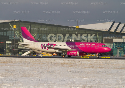 Gdansk, Rebiechowo. Akcja zima w Porcie Lotniczym Gdansk...