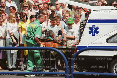 Papiez Jan Pawel II w Trojmiescie Na zdjeciu Oczekujacy...