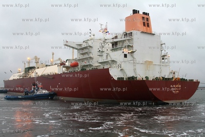 Metanowiec Al Nuaman z katarskim LNG wplynal do Gazoportu...
