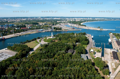 Westerplatte, oraz wejscie do Portu Gdansk, widziane...