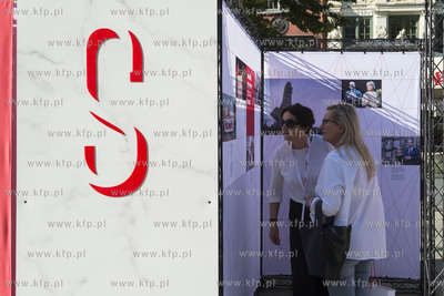 Gdańsk, ul. Długa. Święto Wolności i Solidarności,...