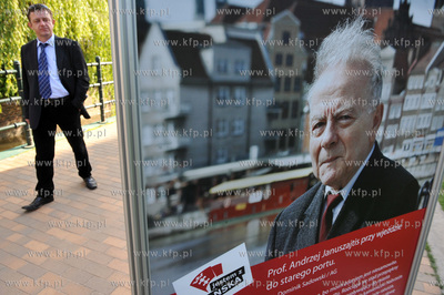 Park przy Ratuszu Staromiejskim (Zieleniec Heweliusza)...