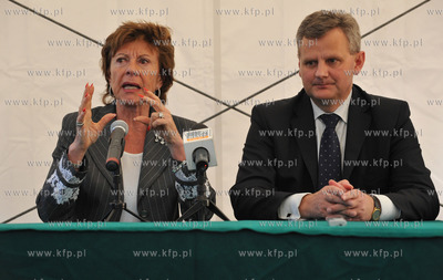 Stocznia Gdansk. Wodowanie jednostki COMBIDOCK IV....