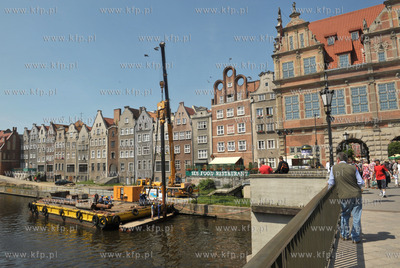 Budowa nowego przystanku dla tramwajow wodnych w Gdansku...