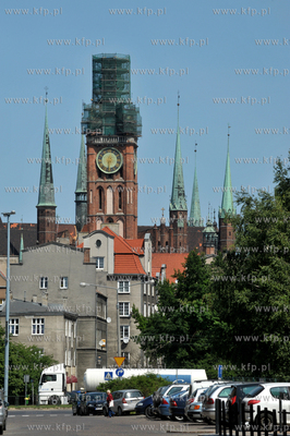Gdansk. Ratusz glownomiejski ze zdemontowanym helmem...