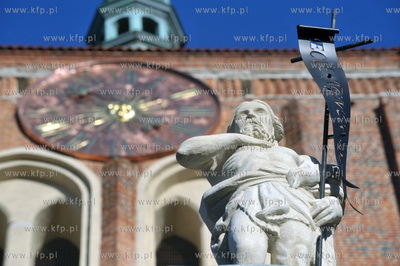 Na wieze kosciola sw. Jana powrocil zrekonstruowany...