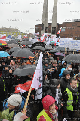 Manifestacja w obronie demokracji zorganizowana na...