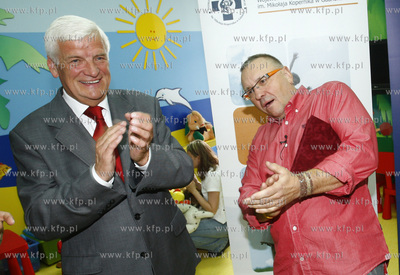 Gdansk. Szpital Wojewodzki. Oddzial dzieciecy. Z okazji...