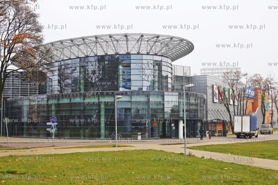Gdansk. Centrum handlowe Leclerc przy ul. Obroncow...