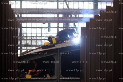 Stocznia Remontowa Nauta S.A. buduje statki w hali...